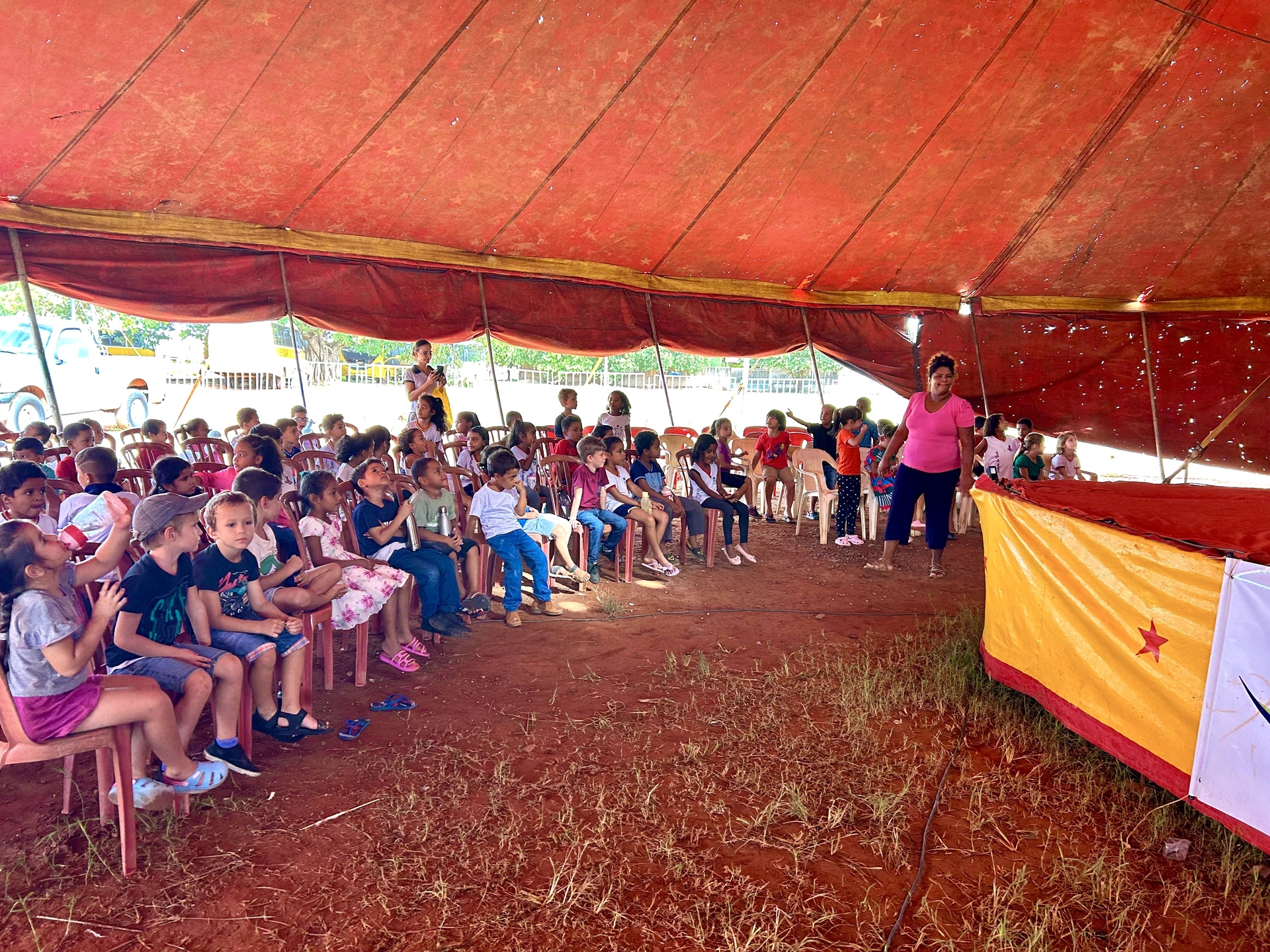 Prefeitura disponibiliza espetáculo de circo para alunos das escolas municipais