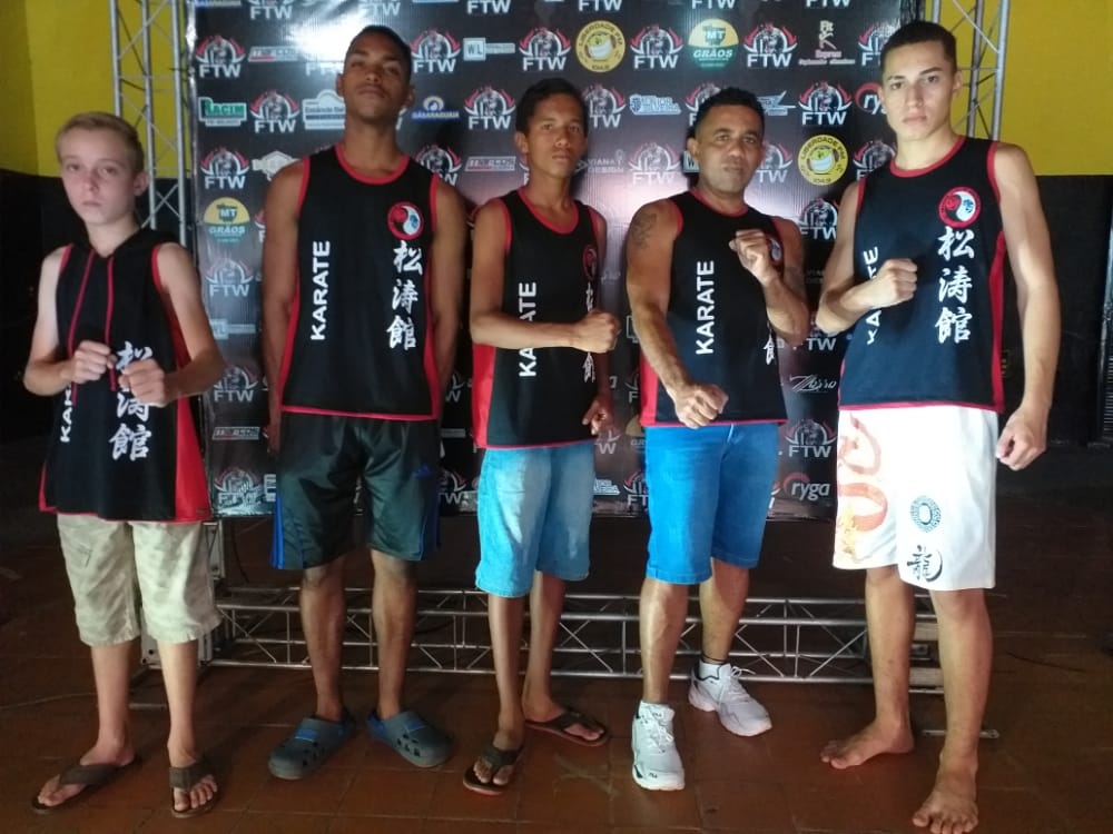 Atletas de Gaúcha do Norte participam de evento de Karatê em Água Boa